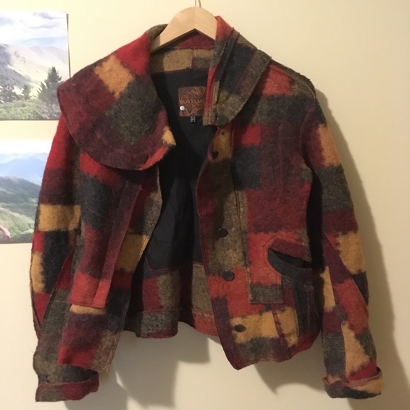 Funky Wool Felt  Embroidered coat - Picture 4 of 6